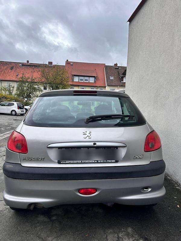 Silber Gebraucht 2007 Peugeot 206 Kleinwagen | 1.450 € (Fairer Preis) - Bild 1/4
