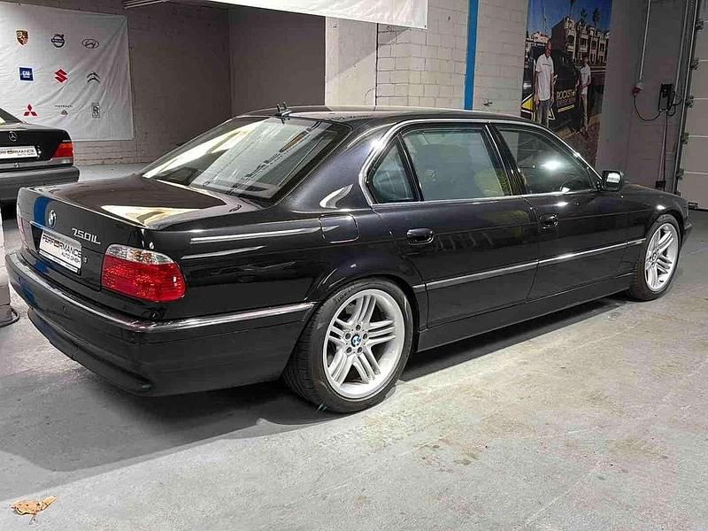 Gebraucht BMW 750L 326 PS (239 kW) 2001 Other Limousine