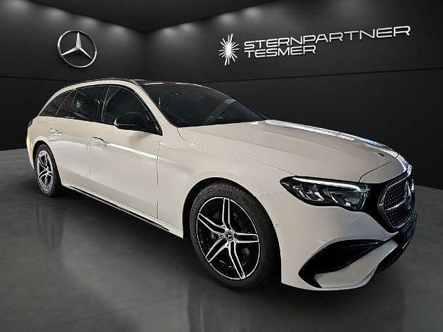 Weiß Gebraucht 2023 Mercedes E220 AMG Kombi | 54.890 € - Bild 1/4