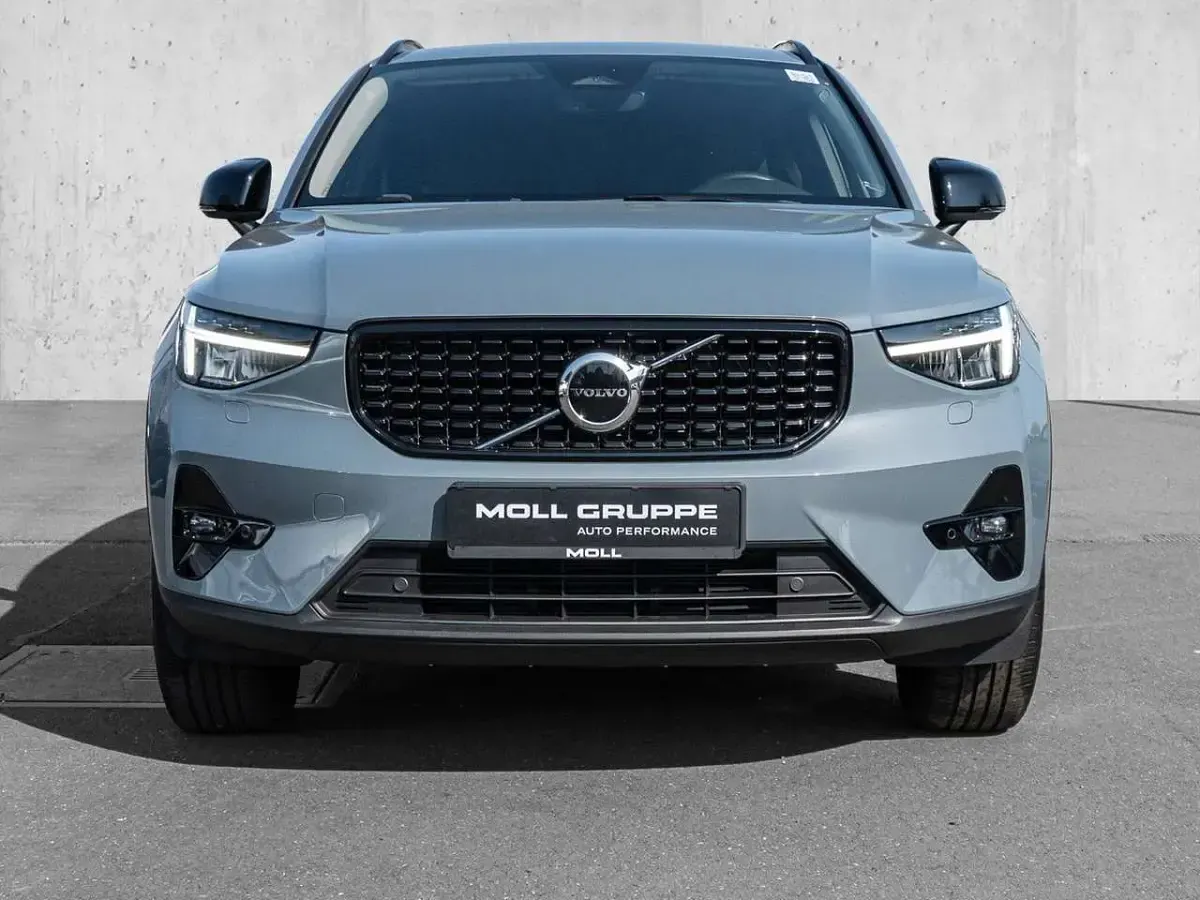 Occasion Volvo XC40 Plus 163 ch (119 kW) 2024 Gris SUV