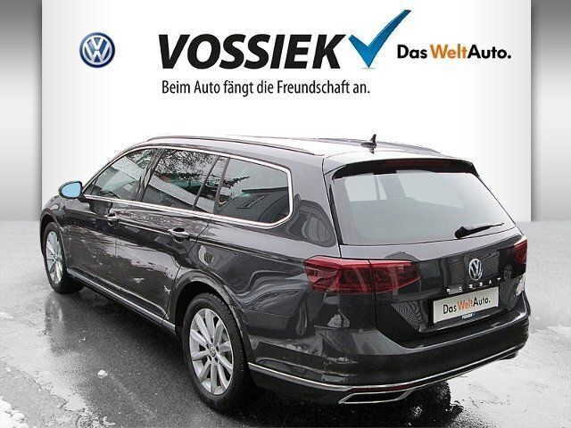 Gebraucht VW Passat Elegance 150 PS (110 kW) 2019 Grau metallic Kombi