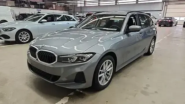 Używany BMW 320 Shadowline 190 KM (139 kW) 2023 Szary Kombi