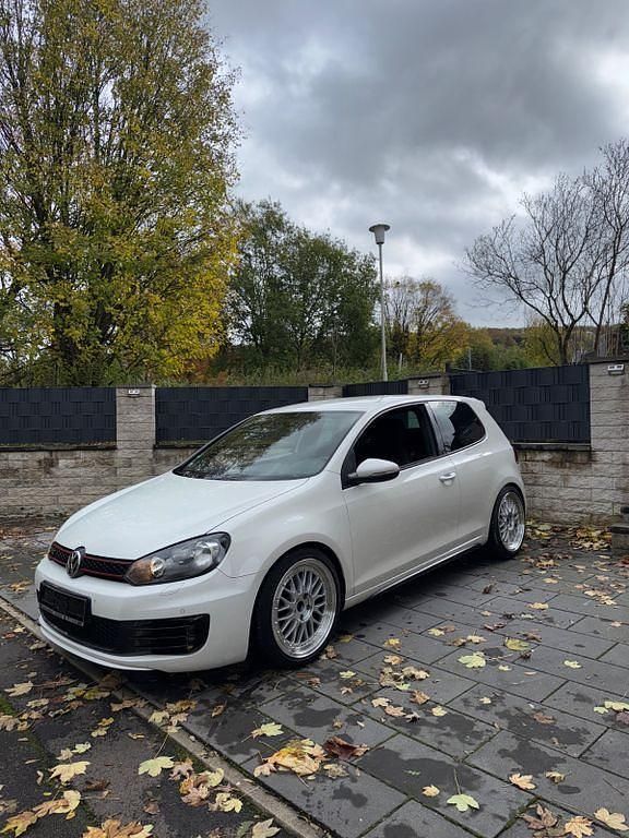 Weiß Gebraucht 2011 VW Golf VI GTI Limousine | 8.399 € (Fairer Preis) - Bild 1/4