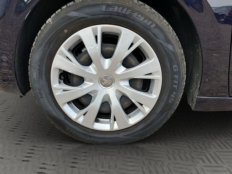 Gebraucht Peugeot 208 Active 82 PS (60 kW) 2018 Farbe encreblau oder dark ... Kleinwagen