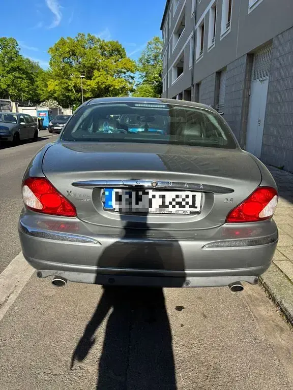 Usata Jaguar X-type Executive 196 CV (144 kW) 2003 Grigio Berlina