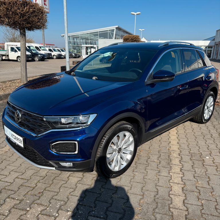 Blau Gebraucht 2020 VW T-Roc Sport SUV | 24.890 € (Fairer Preis) - Bild 1/4