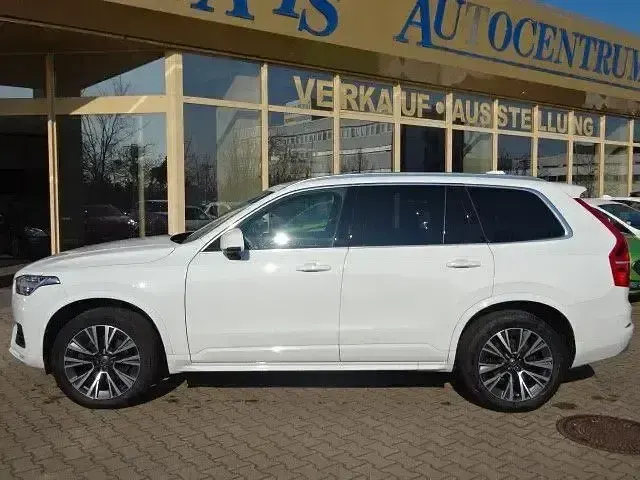 Gebraucht Volvo XC90 Momentum 235 PS (172 kW) 2021 Weiß SUV