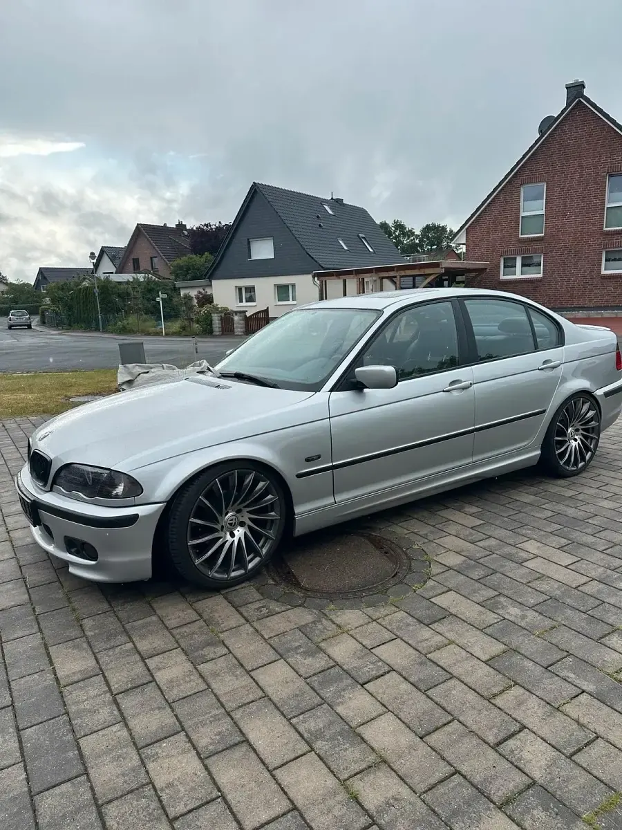 Gebraucht BMW 320 M Sport 136 PS (100 kW) 2000 Silber Limousine