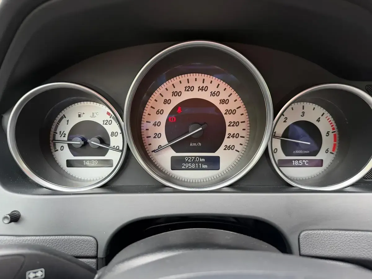 Gebraucht Mercedes C220 170 PS (125 kW) 2012 Rot Coupé