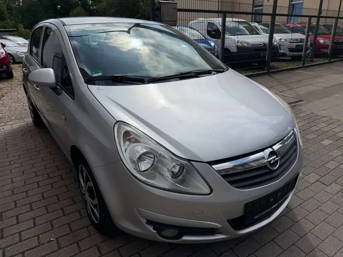 Gebraucht Opel Corsa Edition 90 PS (66 kW) 2008 Starsilber iii m2 Kleinwagen