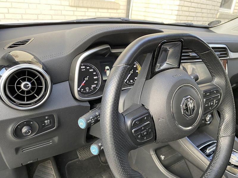 Gebraucht MG ZS Luxury 105 kW (143 PS) 2021 Weiß SUV