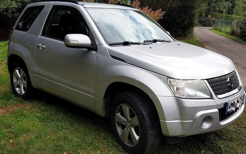 Silber Gebraucht 2009 Suzuki Grand Vitara SUV | 7.499 € (Guter Preis) - Bild 1/4