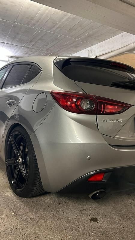 Grau Gebraucht 2015 Mazda 3 Coupé | 12.500 € (Fairer Preis) - Bild 1/4