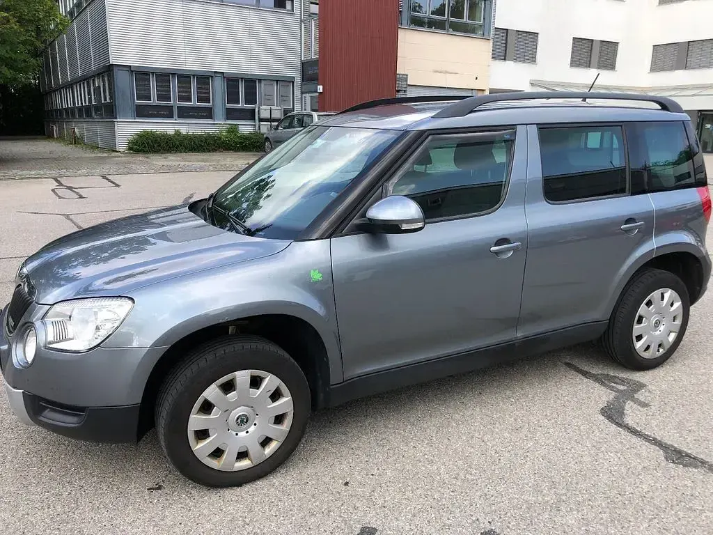 Gebraucht Skoda Yeti GreenLine 105 PS (77 kW) 2011 Grau SUV