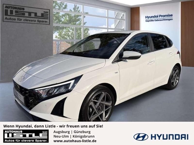 Weiss Gebraucht 2023 Hyundai i20 Prime Limousine | 21.985 € (Etwas zu teuer) - Bild 1/4
