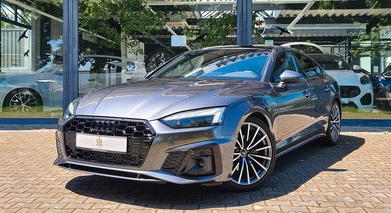 Grau Gebraucht 2024 Audi A5 Sportback S-Line Kleinwagen | 36.400 € (Superpreis) - Bild 1/4