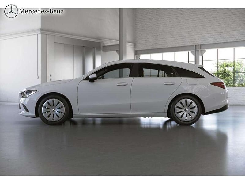 Gebraucht Mercedes CLA180 116 PS (85 kW) 2023 Unilack polarweiß Limousine