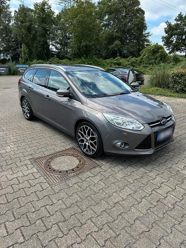 Gebraucht Ford Focus 163 PS (119 kW) 2013 Grau Kombi