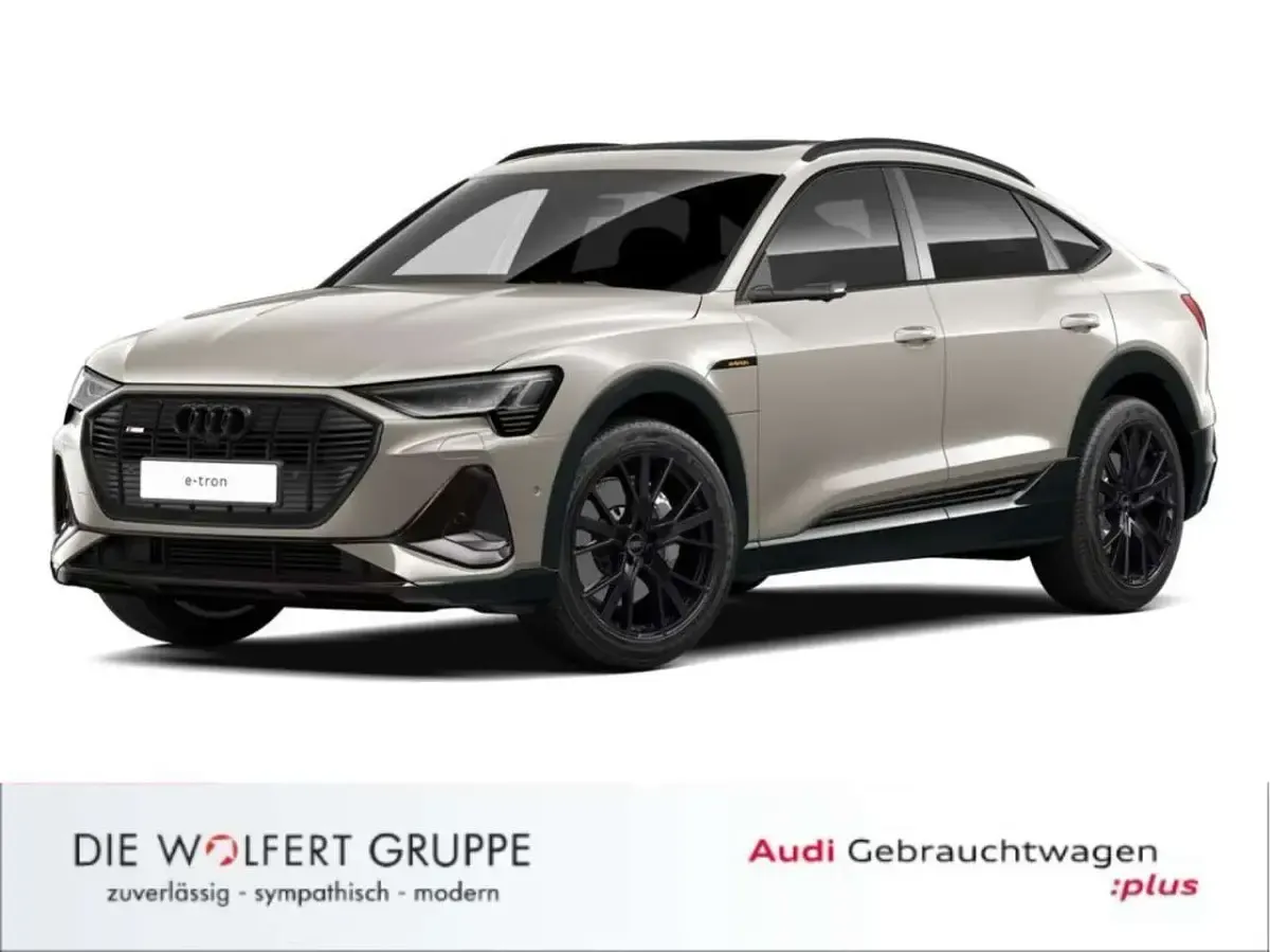 Używany Audi e-tron S-Line 300 kW (408 KM) 2022 Beżowy SUV