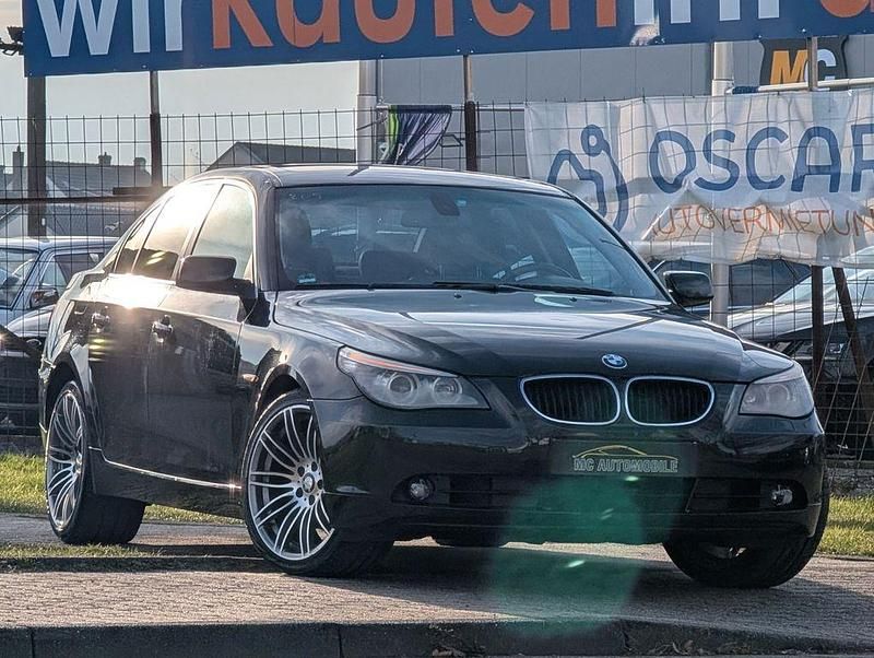 Gebraucht BMW 523 Sport Line 190 PS (139 kW) 2009 Schwarz Limousine