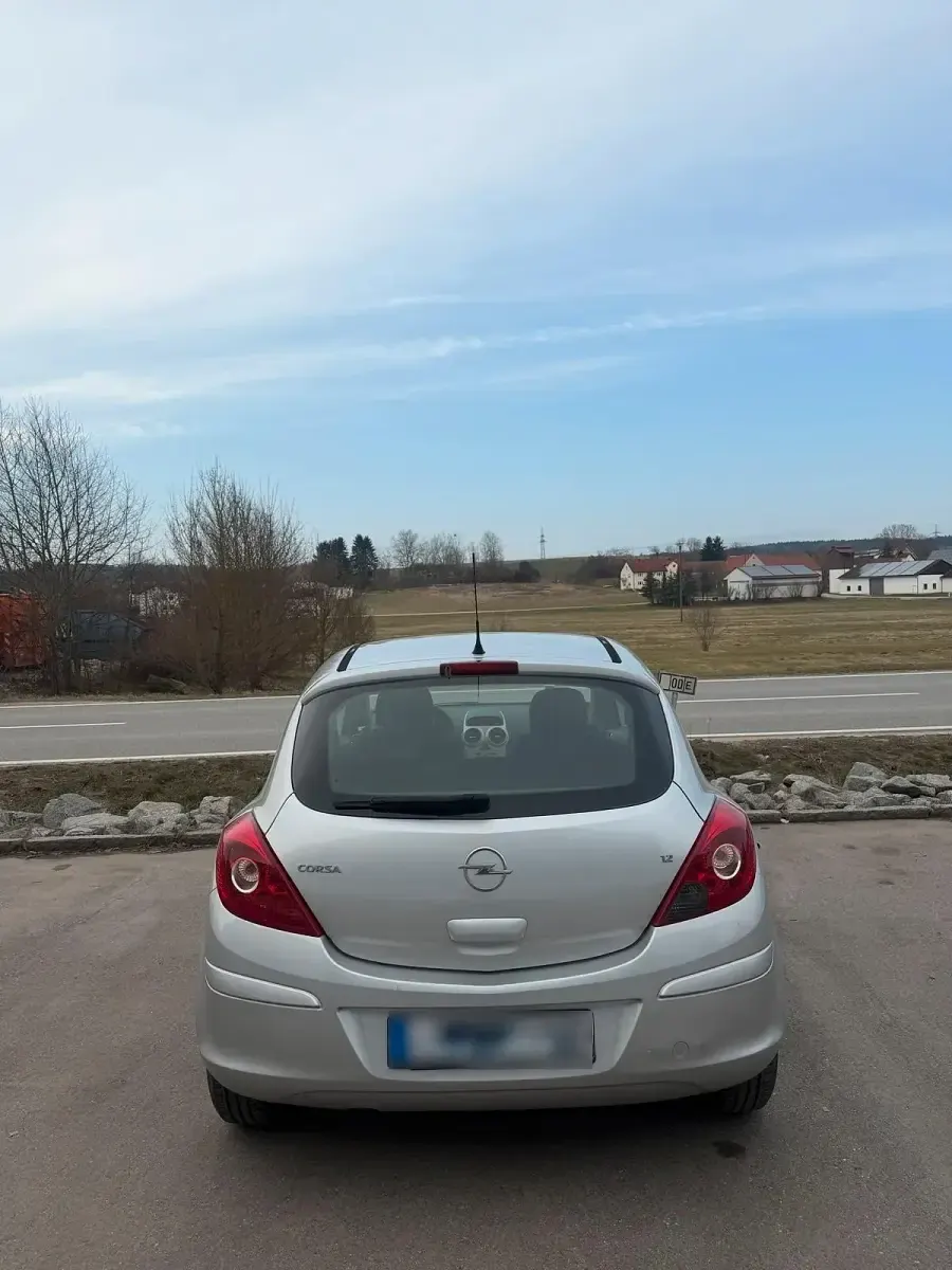 Gebraucht Opel Corsa 80 PS (58 kW) 2007 Silber Kleinwagen