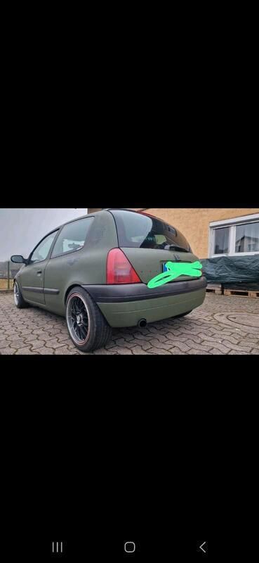 Grün Gebraucht 2001 Renault Clio II Kleinwagen | 1.400 € - Bild 1/4