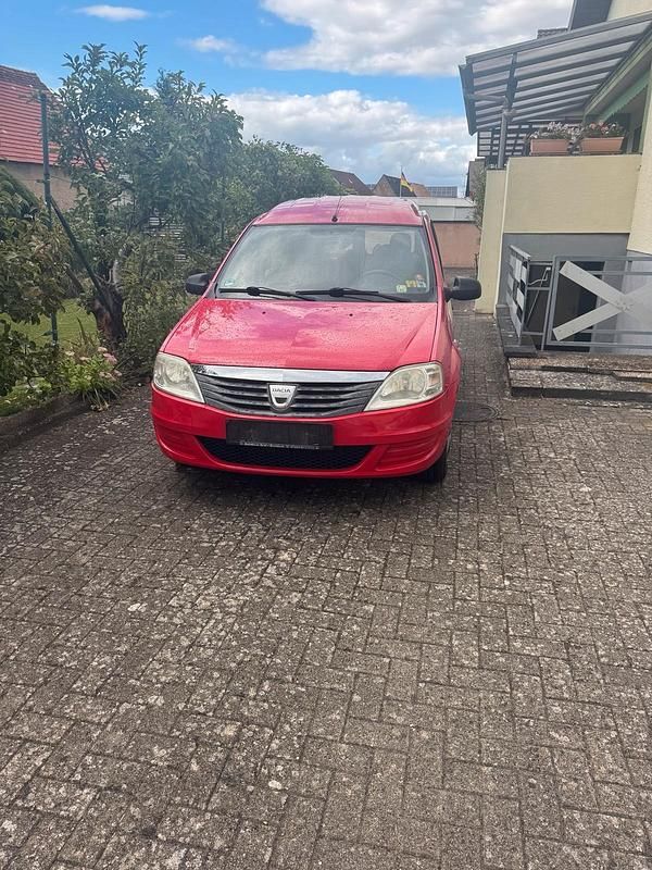 Rot Gebraucht 2009 Dacia Logan Limousine | 2.000 € (Fairer Preis) - Bild 1/4