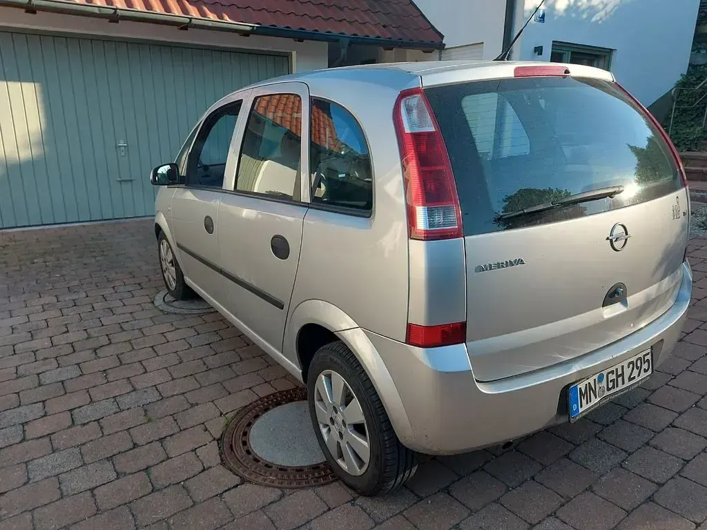 Gebraucht Opel Meriva Enjoy 101 PS (74 kW) 2004 Silber Van / Kleinbus