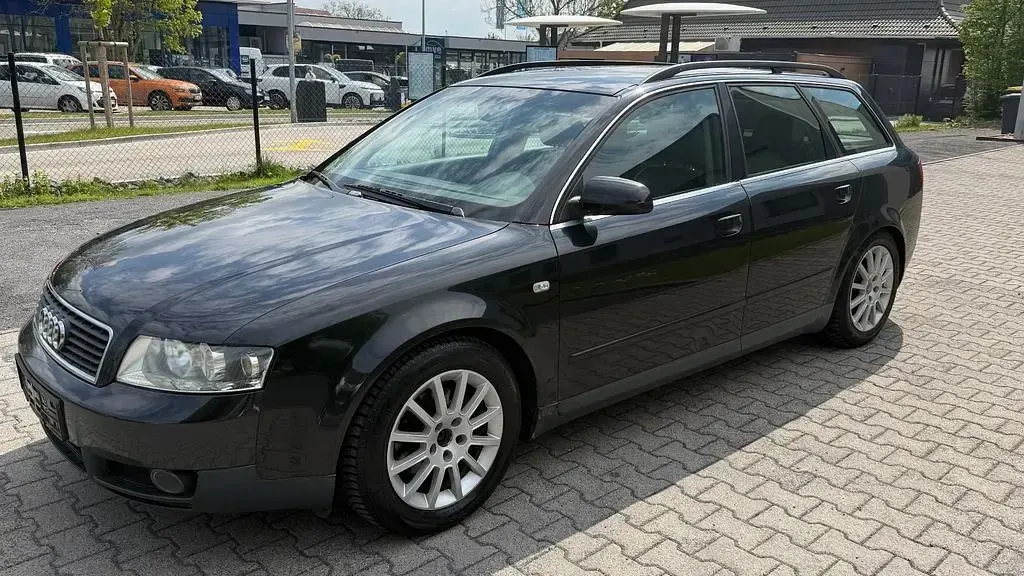 Gebraucht Audi A4 131 PS (96 kW) 2001 Schwarz Kombi