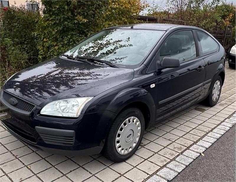 Blau Gebraucht 2004 Ford Focus Kleinwagen | 1.600 € (Fairer Preis) - Bild 1/4