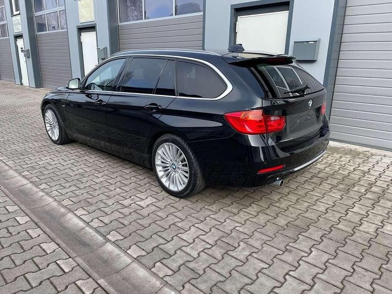 Gebraucht BMW 320 Luxury Line 184 PS (135 kW) 2014 Schwarz Kombi