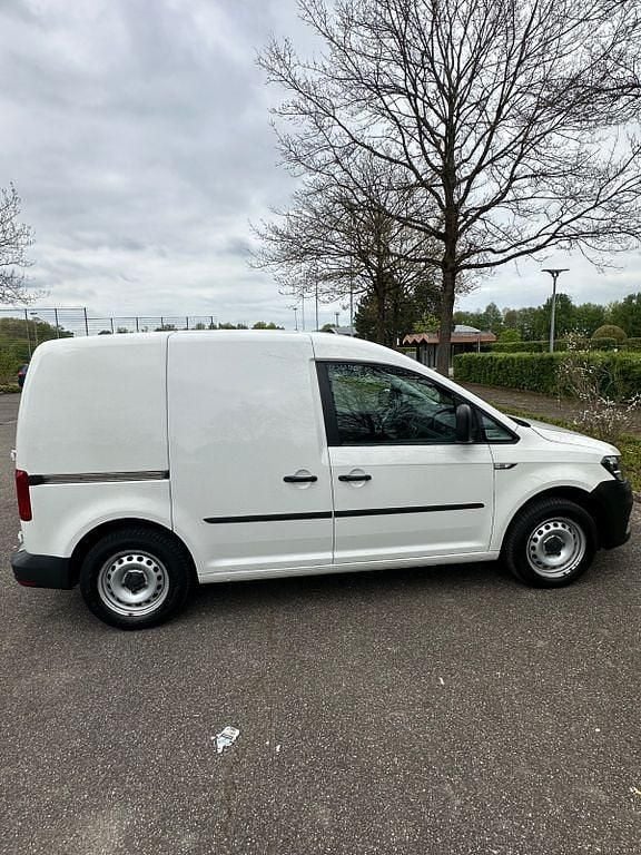 Second-hand VW Caddy 102 CP (75 kW) 2018 Alb Monovolum