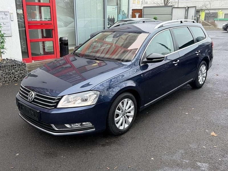 Gebraucht VW Passat Edition 140 PS (102 kW) 2014 Blau Kombi