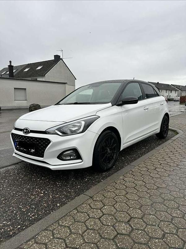 Gebraucht 2020 Hyundai i20 YES! Limousine | 15.200 € (Fairer Preis) - Bild 1/4