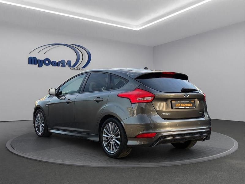 Gebraucht Ford Focus ST 182 PS (133 kW) 2018 Grau Limousine