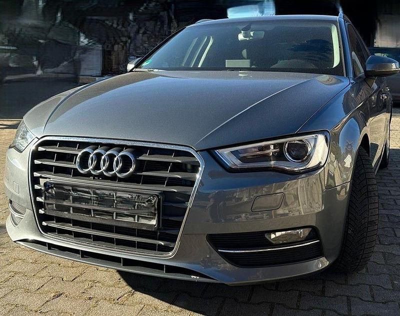 Gebraucht Audi A3 Ambiente 150 PS (110 kW) 2015 Grau Limousine