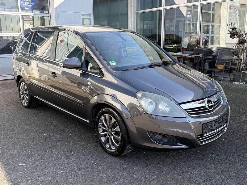 Gebraucht Opel Zafira Edition 140 PS (102 kW) 2010 Karbongrau Van / Kleinbus