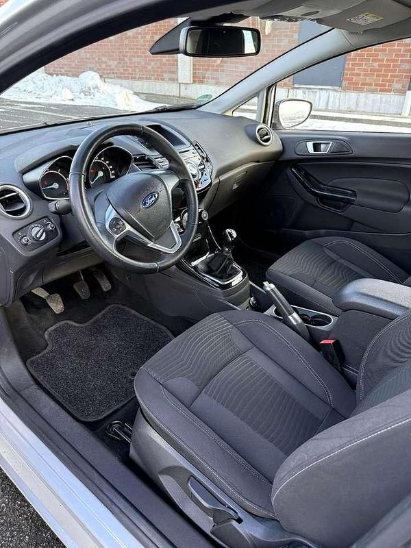 Gebraucht Ford Fiesta SYNC Edition 75 PS (55 kW) 2013 Grau Kleinwagen