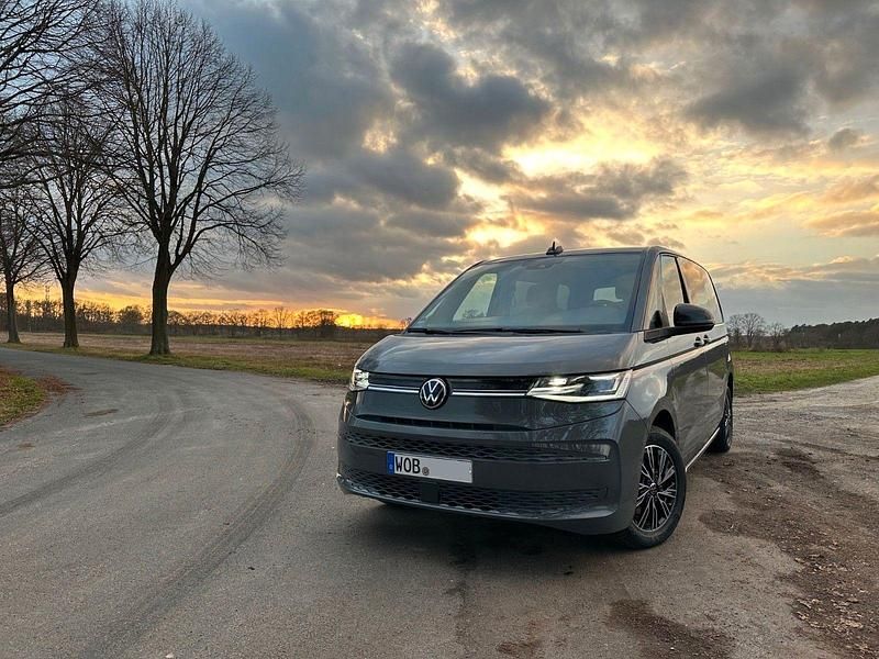 Grau Gebraucht 2024 VW T7 Goal Van | 51.900 € (Fairer Preis) - Bild 1/4