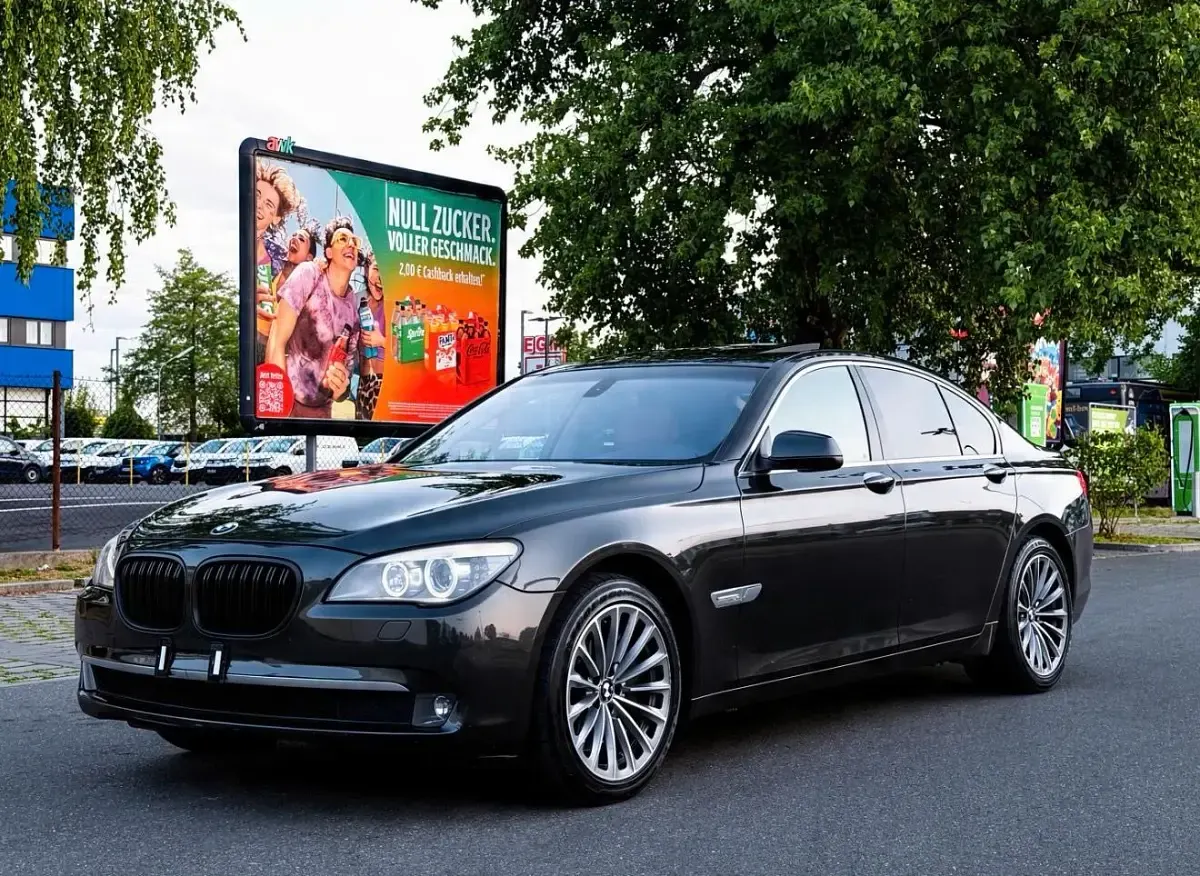 Gebraucht BMW 750 Comfort Edition 408 PS (300 kW) 2009 Schwarz Limousine