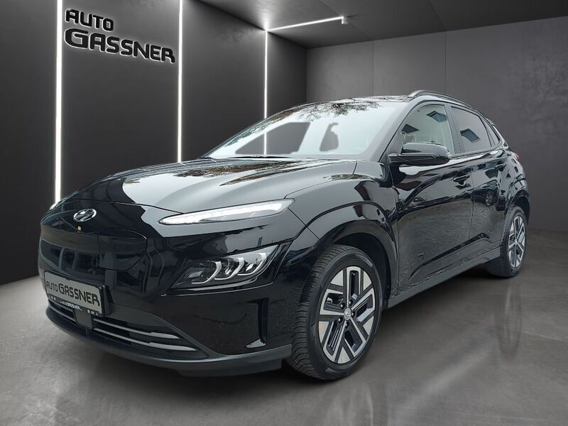 Schwarz Gebraucht 2022 Hyundai Kona Trend SUV | 21.490 € (Etwas zu teuer) - Bild 1/4
