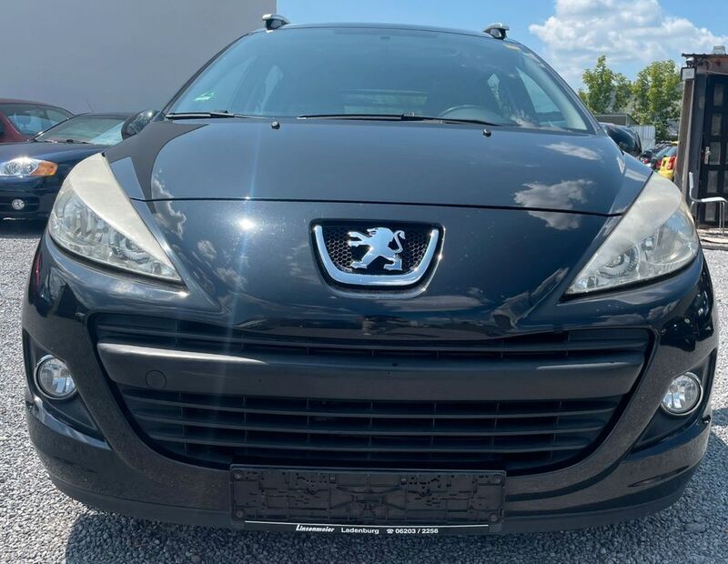Gebraucht Peugeot 207 Urban Move 95 PS (69 kW) 2010 Schwarz Kombi