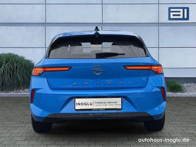 Neu Opel Astra Edition 131 PS (96 kW) 2025 Blau Limousine