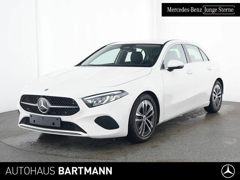Unilack polarweiß Gebraucht 2024 Mercedes A180 Progressive Limousine | 27.000 € (Guter Preis) - Bild 1/4