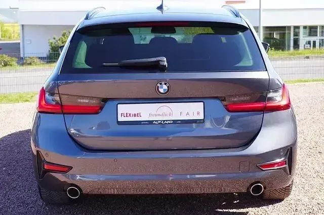Gebraucht BMW 318 150 PS (110 kW) 2021 Grau Kombi
