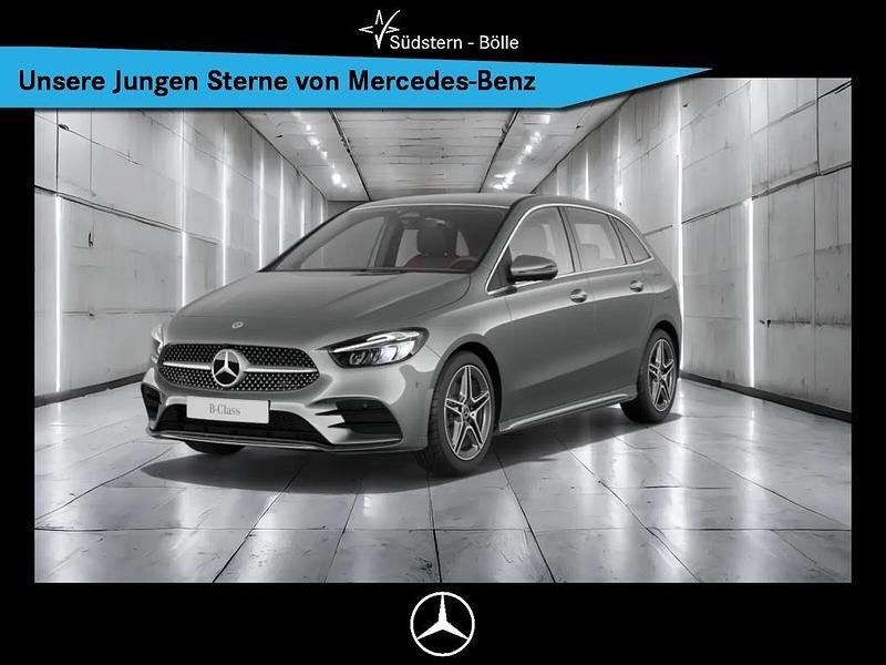 Metalliclack mountaingrau (metallic) Gebraucht 2023 Mercedes B180 AMG Van / Kleinbus | 30.220 € (Fairer Preis) - Bild 1/4