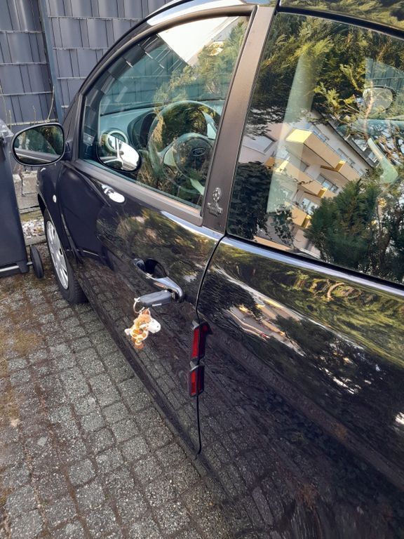Schwarz Gebraucht 2012 Ford Ka Ambiente Kleinwagen | 2.200 € (Superpreis) - Bild 1/4