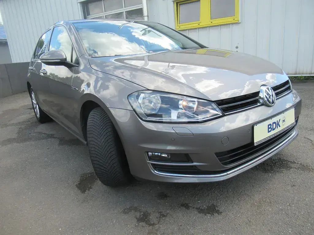 Gebraucht VW Golf VII LOUNGE 147 PS (108 kW) 2015 Grau Limousine