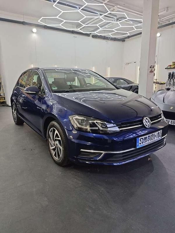 Blau Gebraucht 2018 VW Golf VII Sound Kleinwagen | 10.400 € (Guter Preis) - Bild 1/4