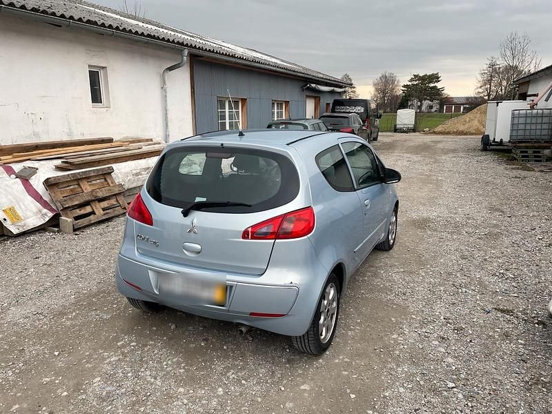 Gebraucht Mitsubishi Colt 95 PS (69 kW) 2005 Blau Kleinwagen